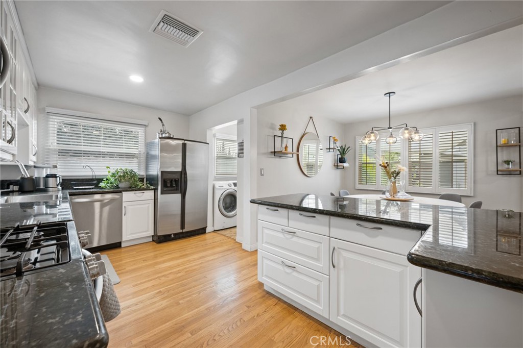 2309 Larchmont Avenue