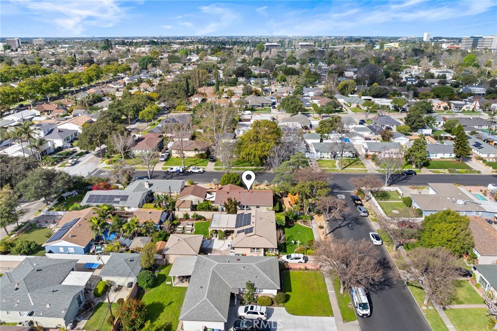 2309 Larchmont Avenue