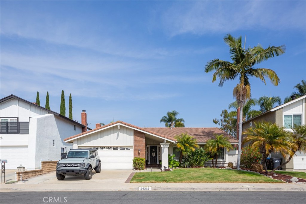 24362 Via San Clemente