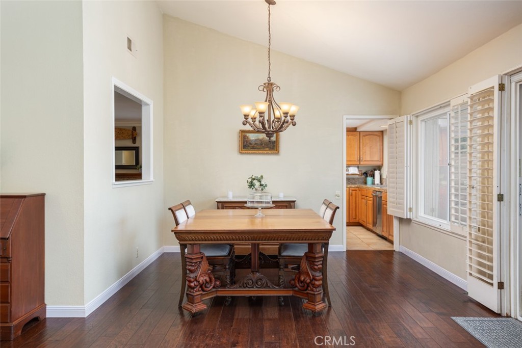 24362 Via San Clemente