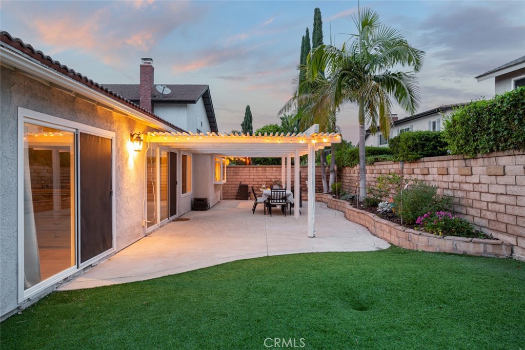 24362 Via San Clemente