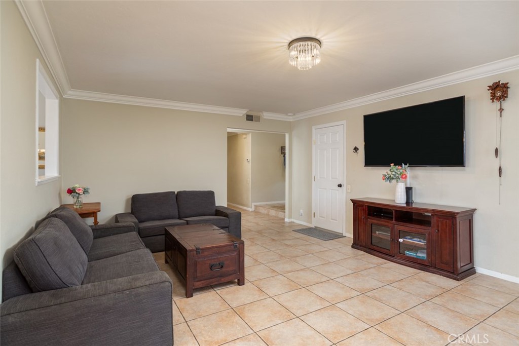 24362 Via San Clemente