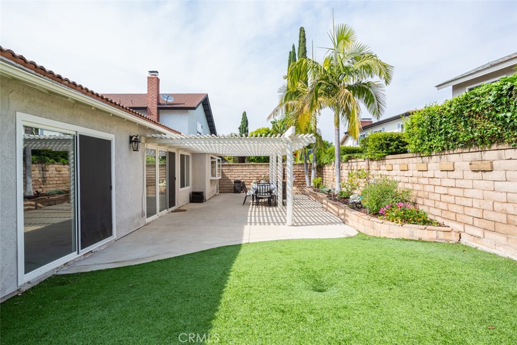 24362 Via San Clemente