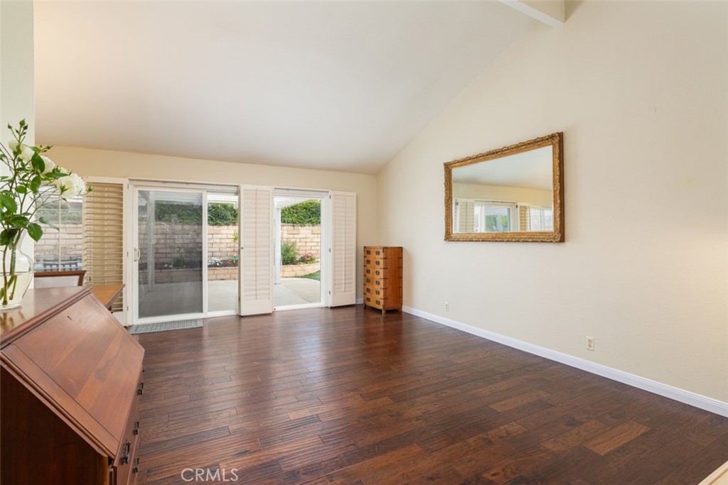 24362 Via San Clemente