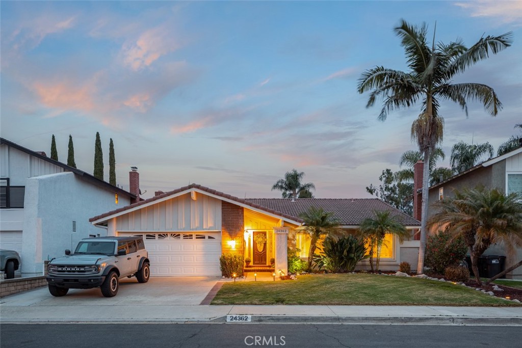 24362 Via San Clemente