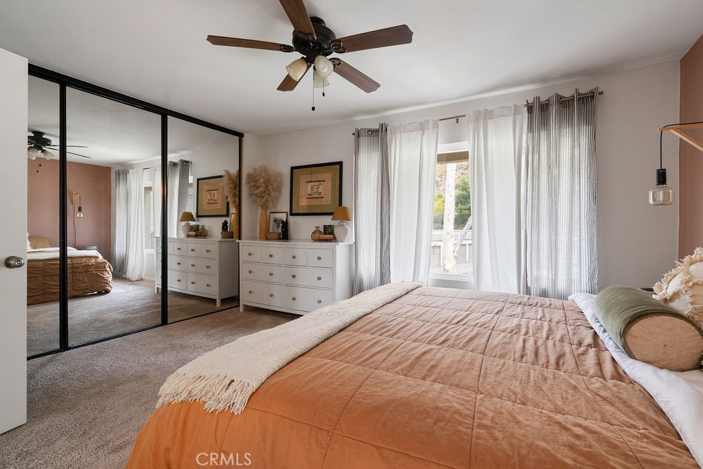 285 N Singingwood Street 3