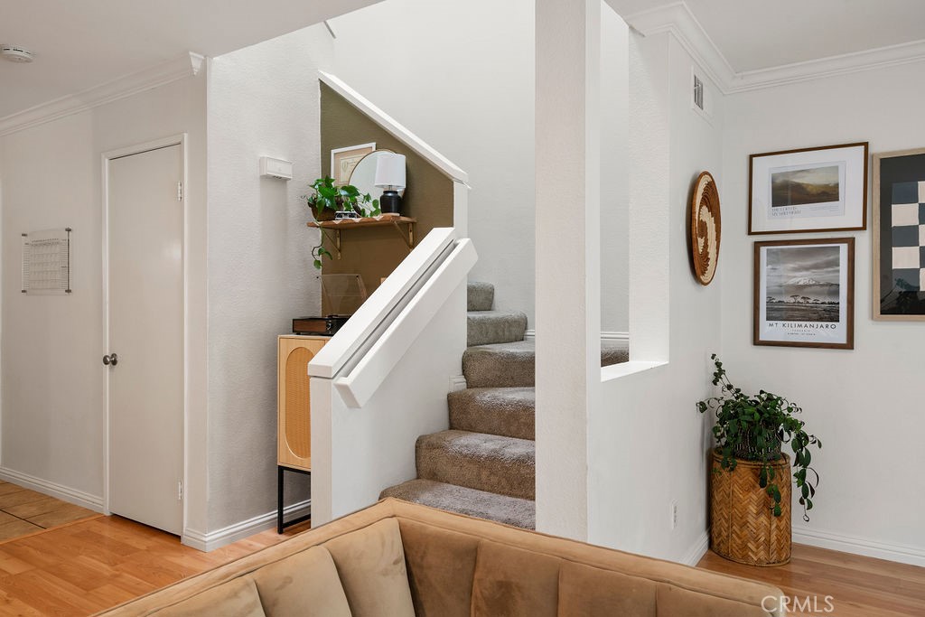 285 N Singingwood Street 3