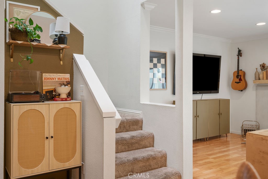 285 N Singingwood Street 3