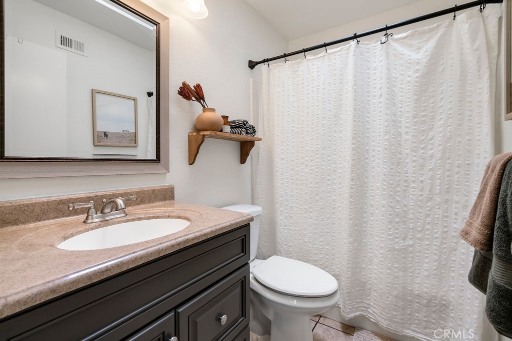 285 N Singingwood Street 3