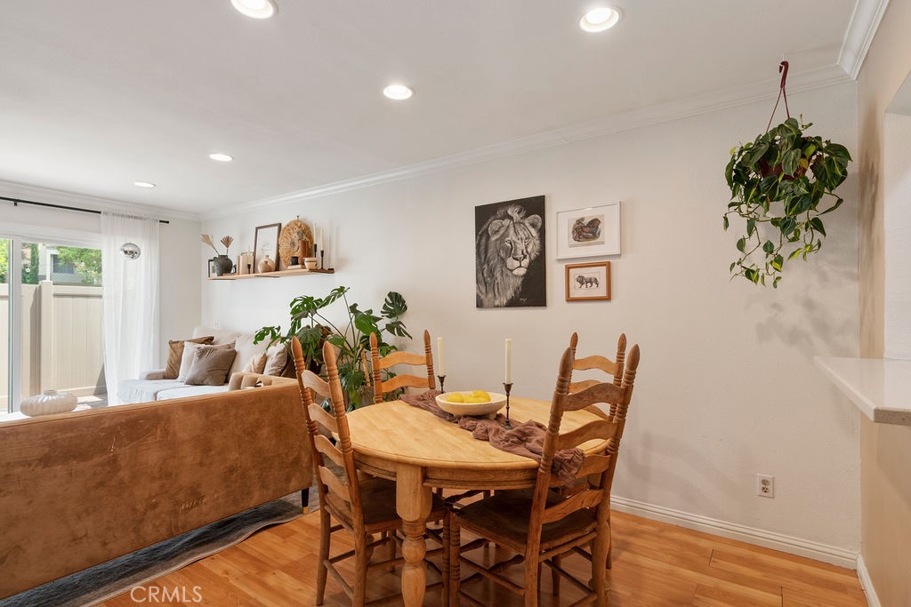 285 N Singingwood Street 3