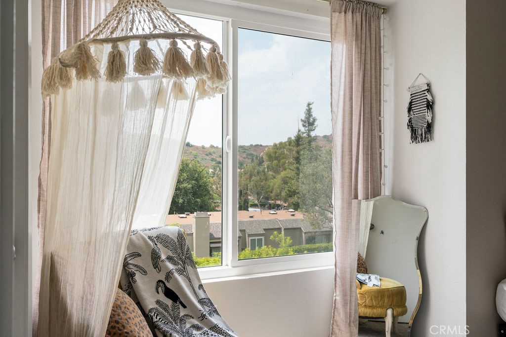 285 N Singingwood Street 3