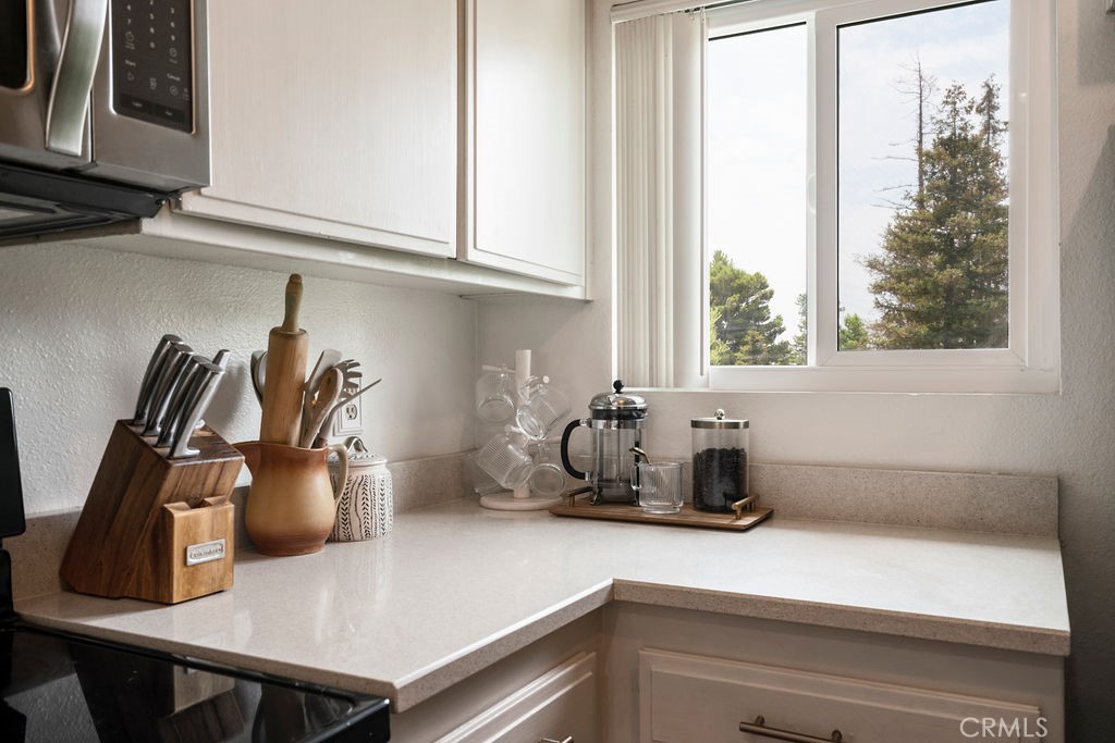 285 N Singingwood Street 3