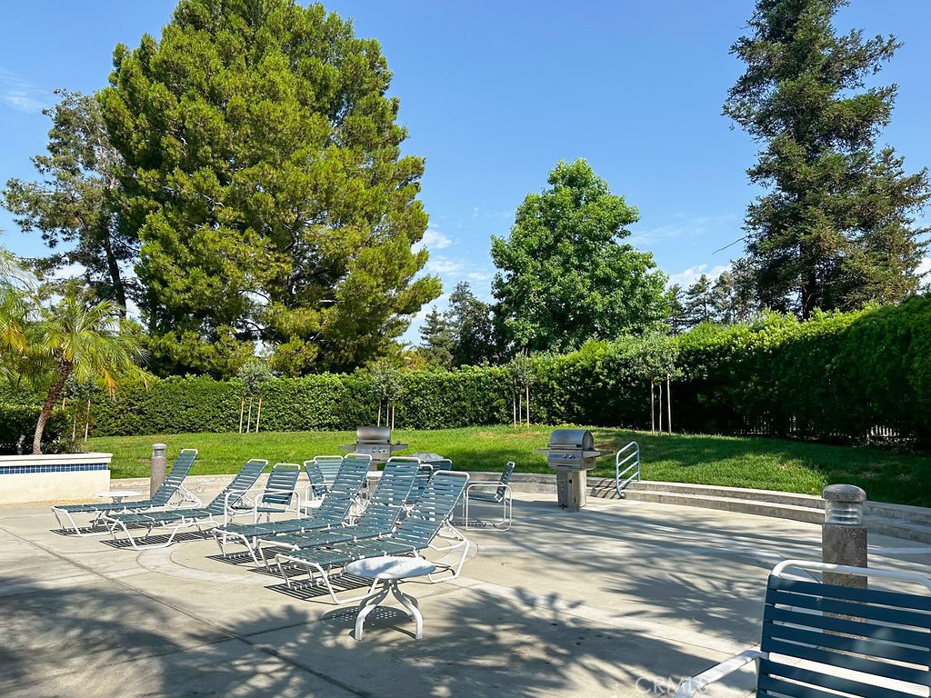 285 N Singingwood Street 3