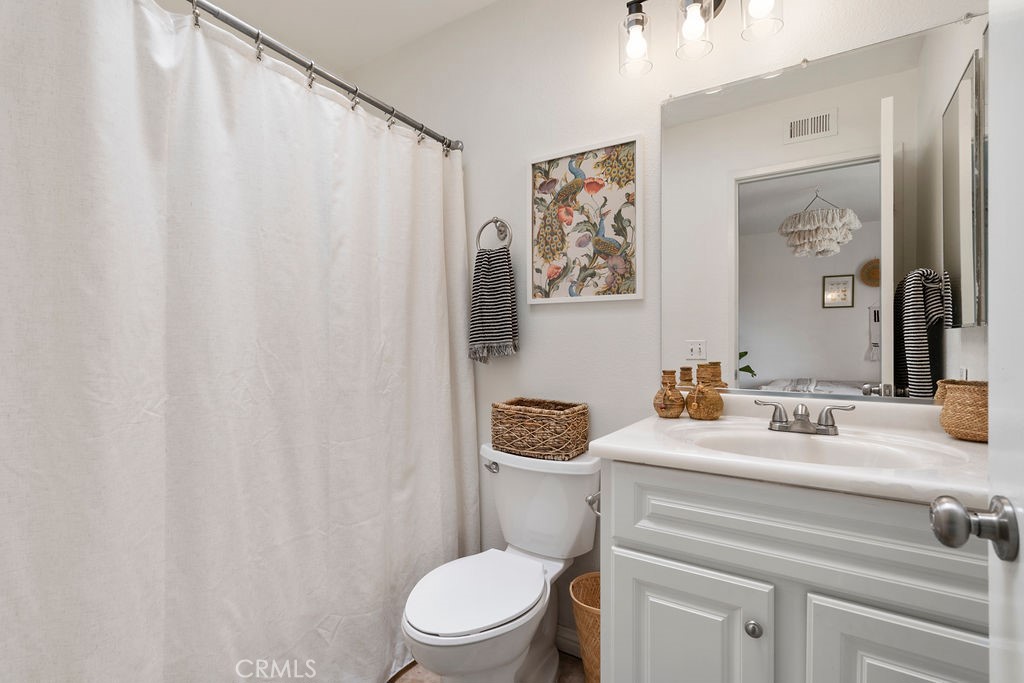 285 N Singingwood Street 3