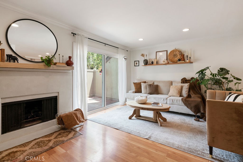 285 N Singingwood Street 3