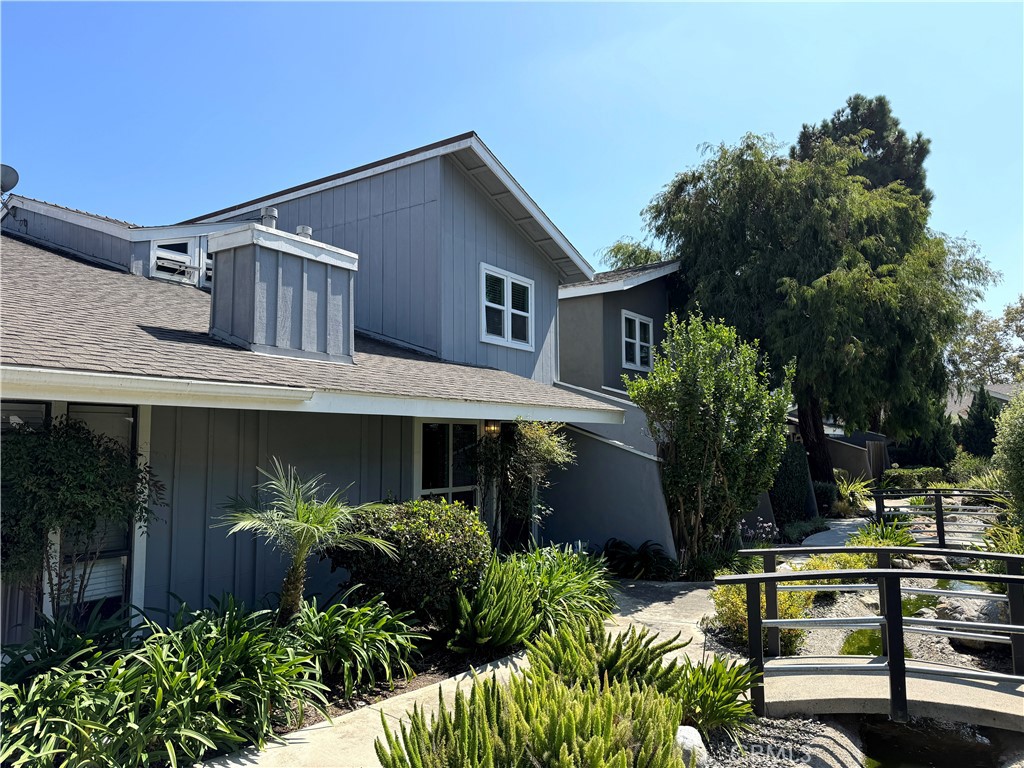 345 University Drive F4