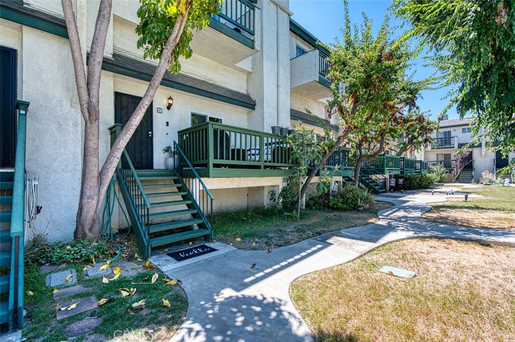424 W 1st Street 4