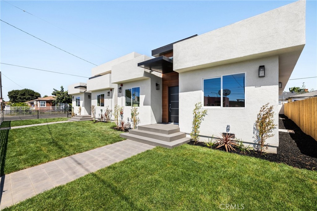 947 W Magnolia Street