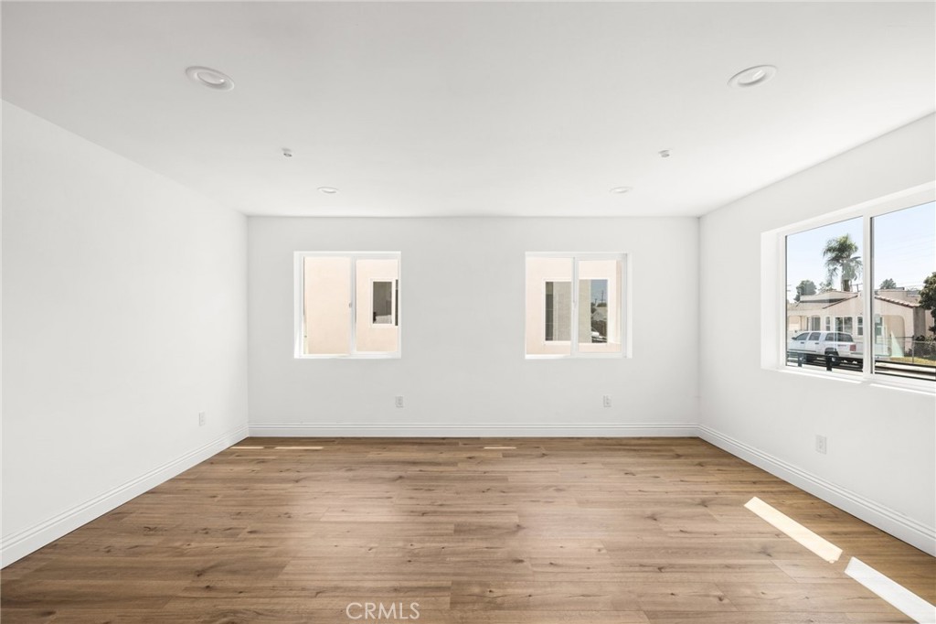 947 W Magnolia Street