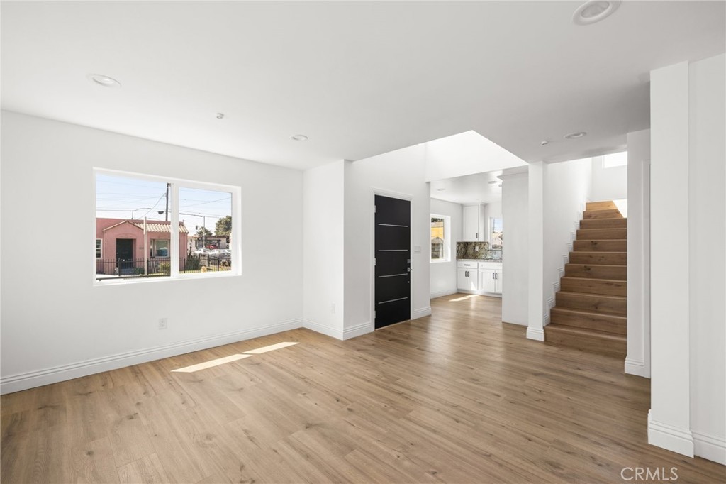 947 W Magnolia Street