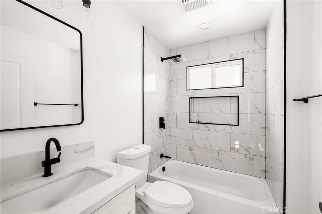 947 W Magnolia Street