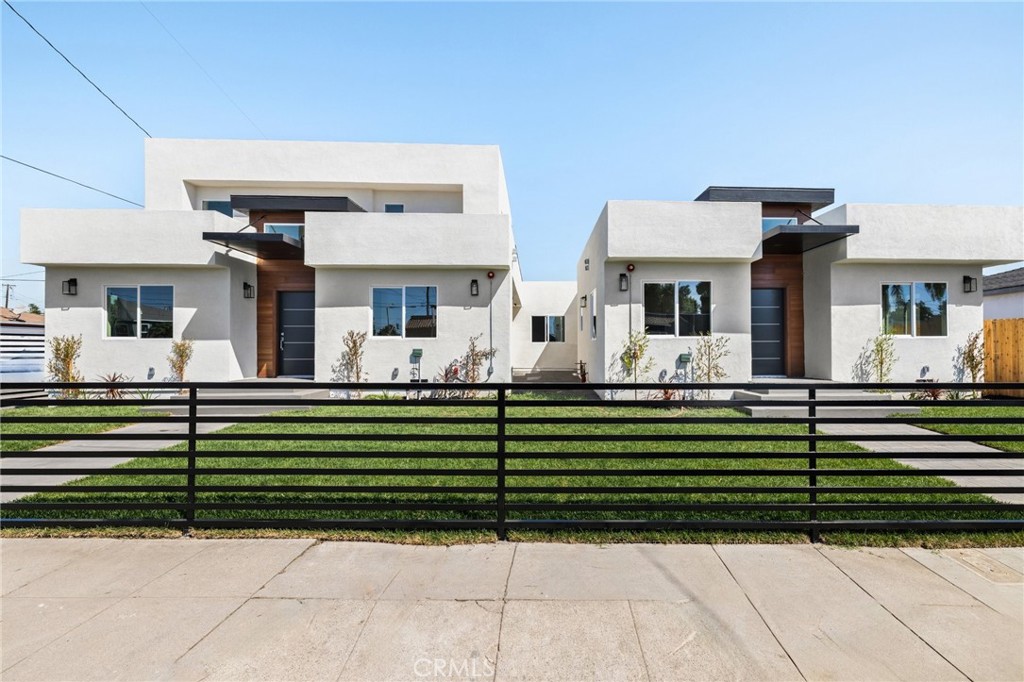 947 W Magnolia Street