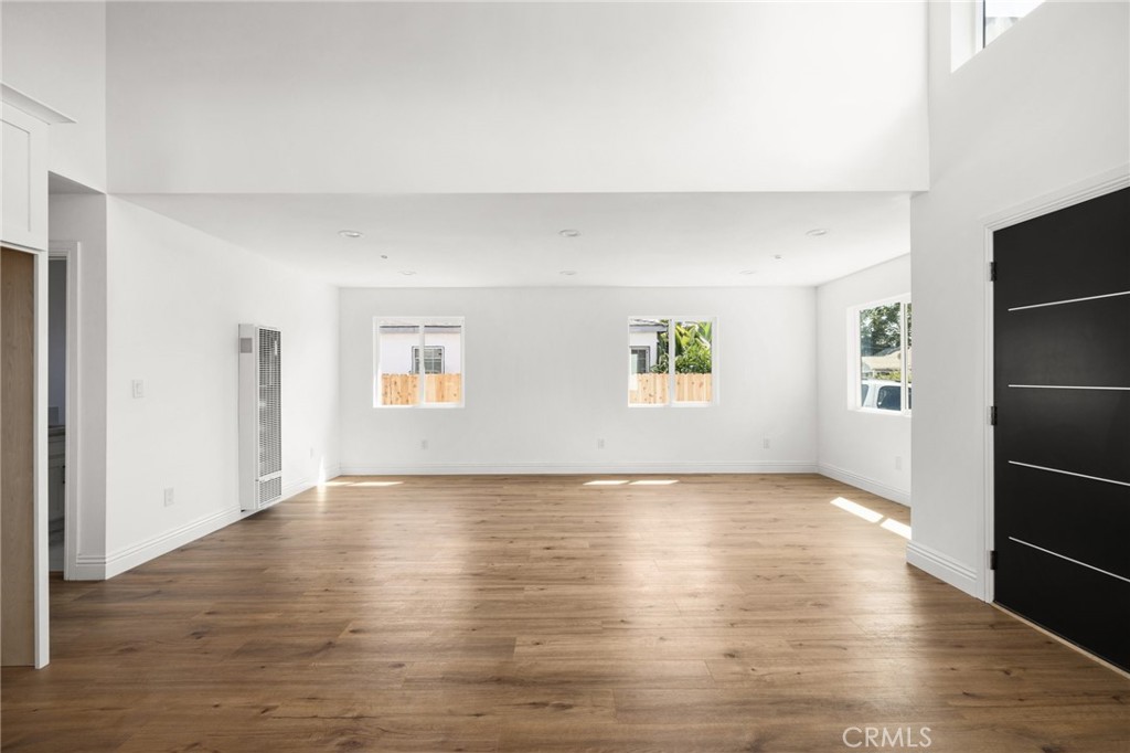 947 W Magnolia Street