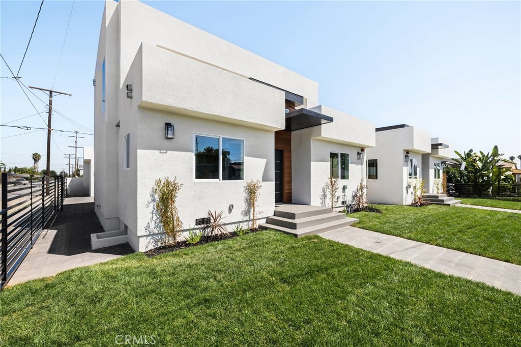 947 W Magnolia Street