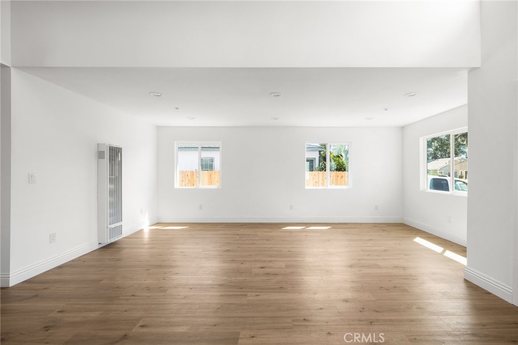 947 W Magnolia Street