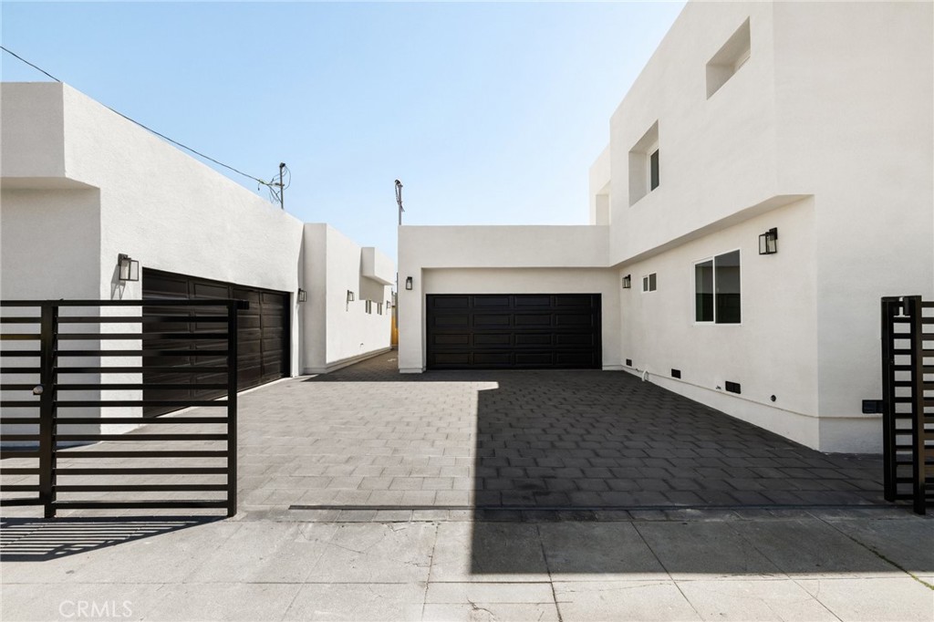 947 W Magnolia Street