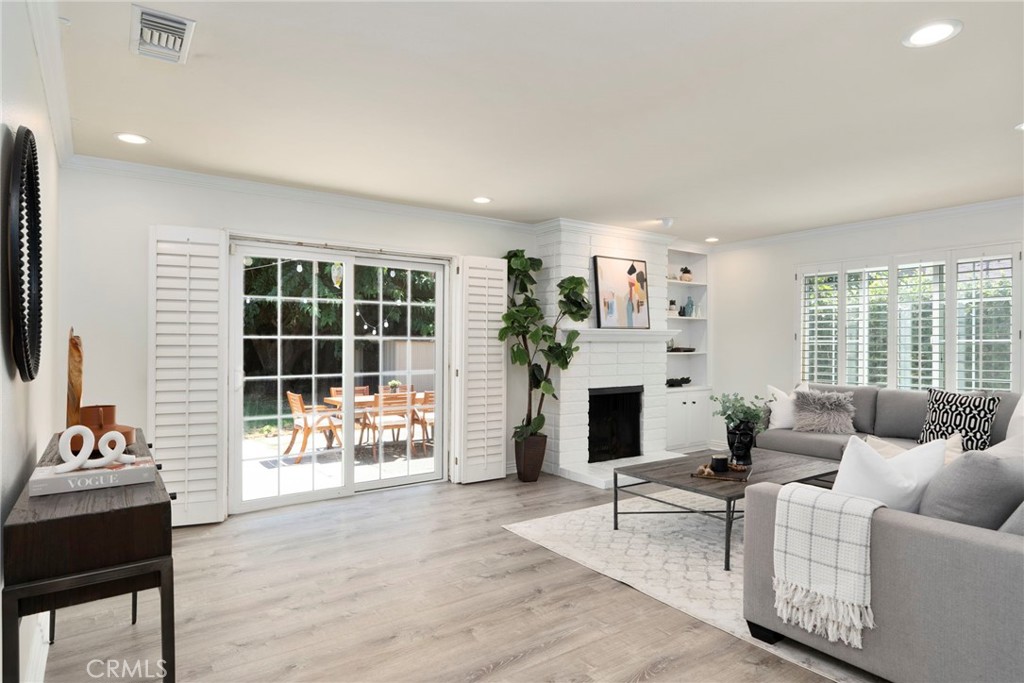 3106 E Trenton Avenue