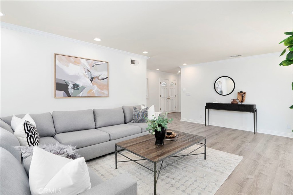 3106 E Trenton Avenue