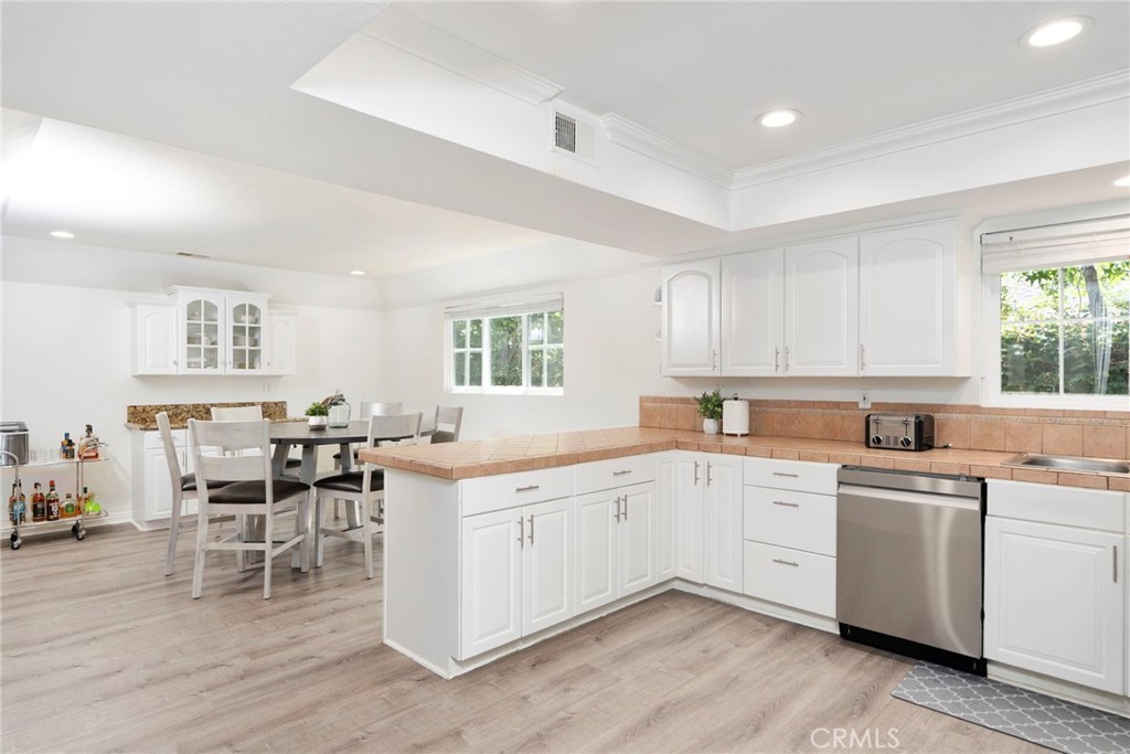 3106 E Trenton Avenue