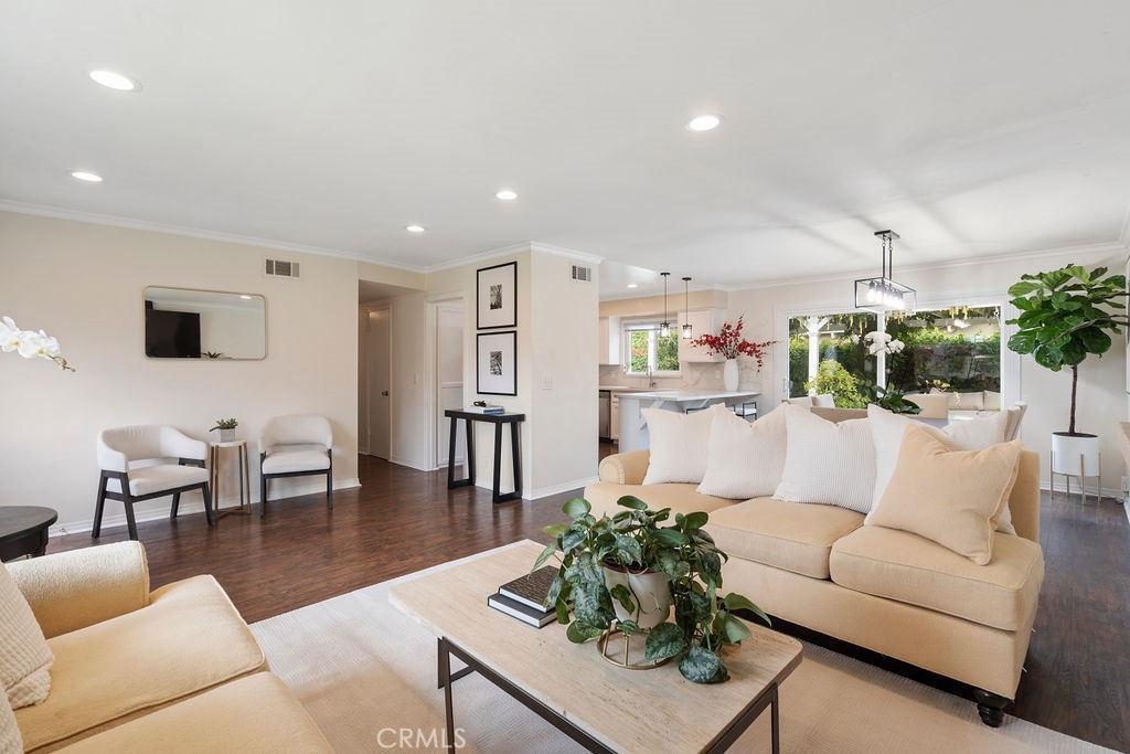 15352 Nantucket Street