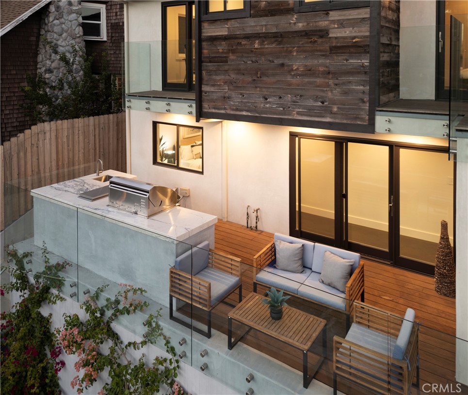 3850 Glenalbyn Drive