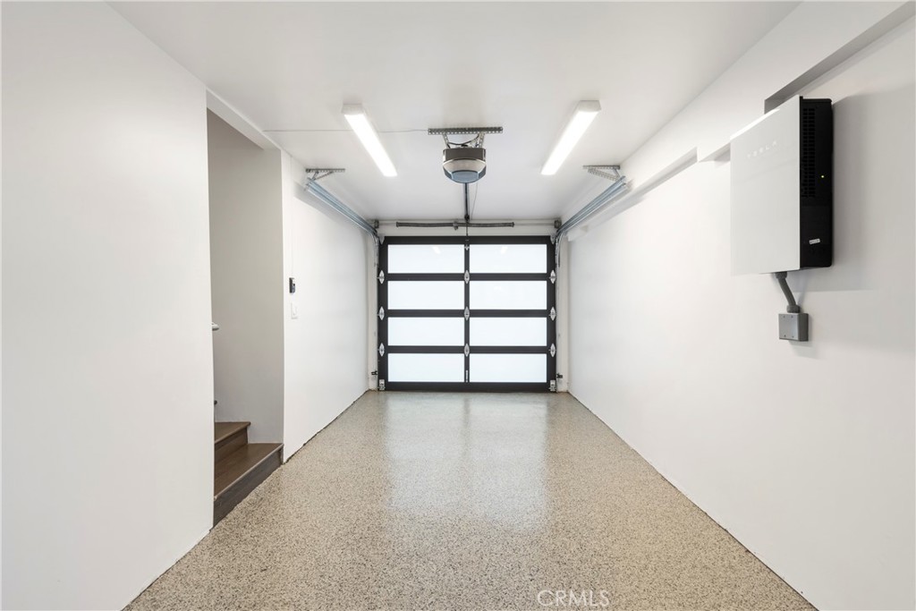 3850 Glenalbyn Drive