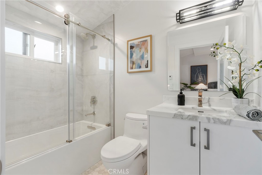 3850 Glenalbyn Drive