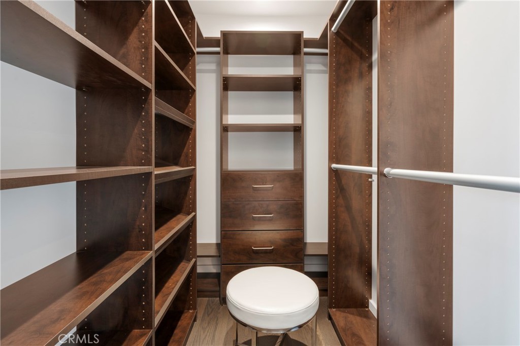 3850 Glenalbyn Drive