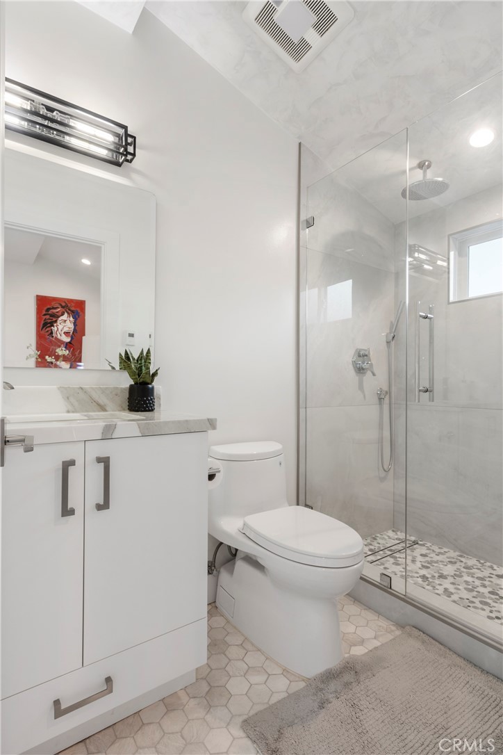 3850 Glenalbyn Drive