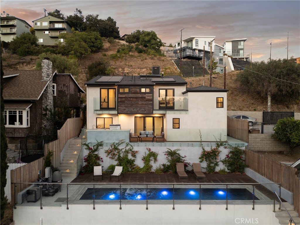 3850 Glenalbyn Drive