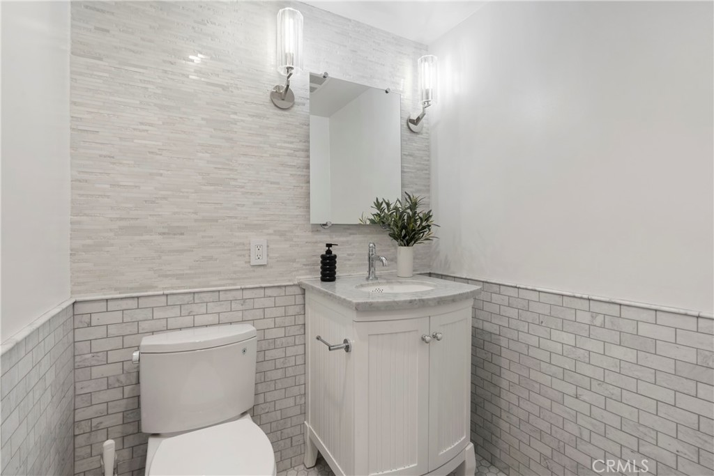 3850 Glenalbyn Drive