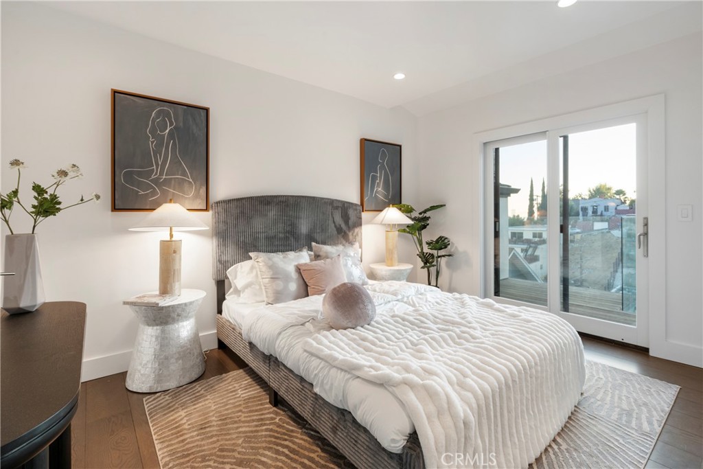 3850 Glenalbyn Drive