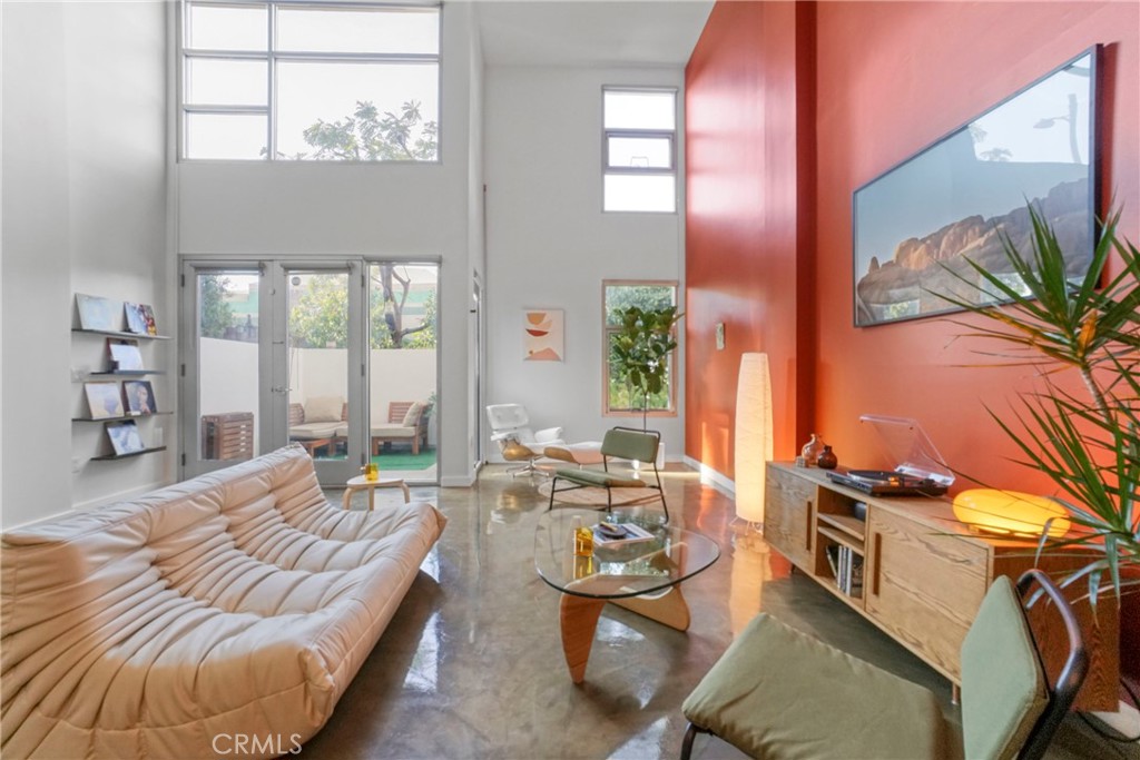 4111 W Sunset Boulevard 345