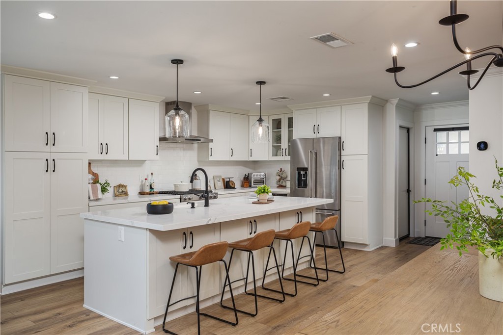 20092 Shorewood Circle