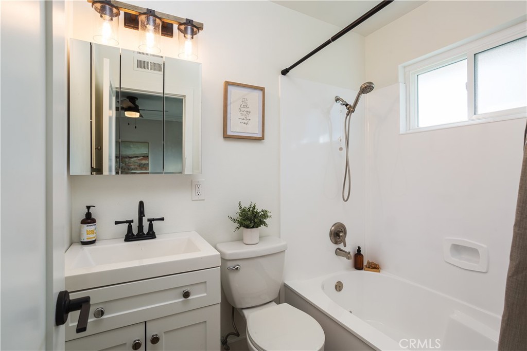 20092 Shorewood Circle