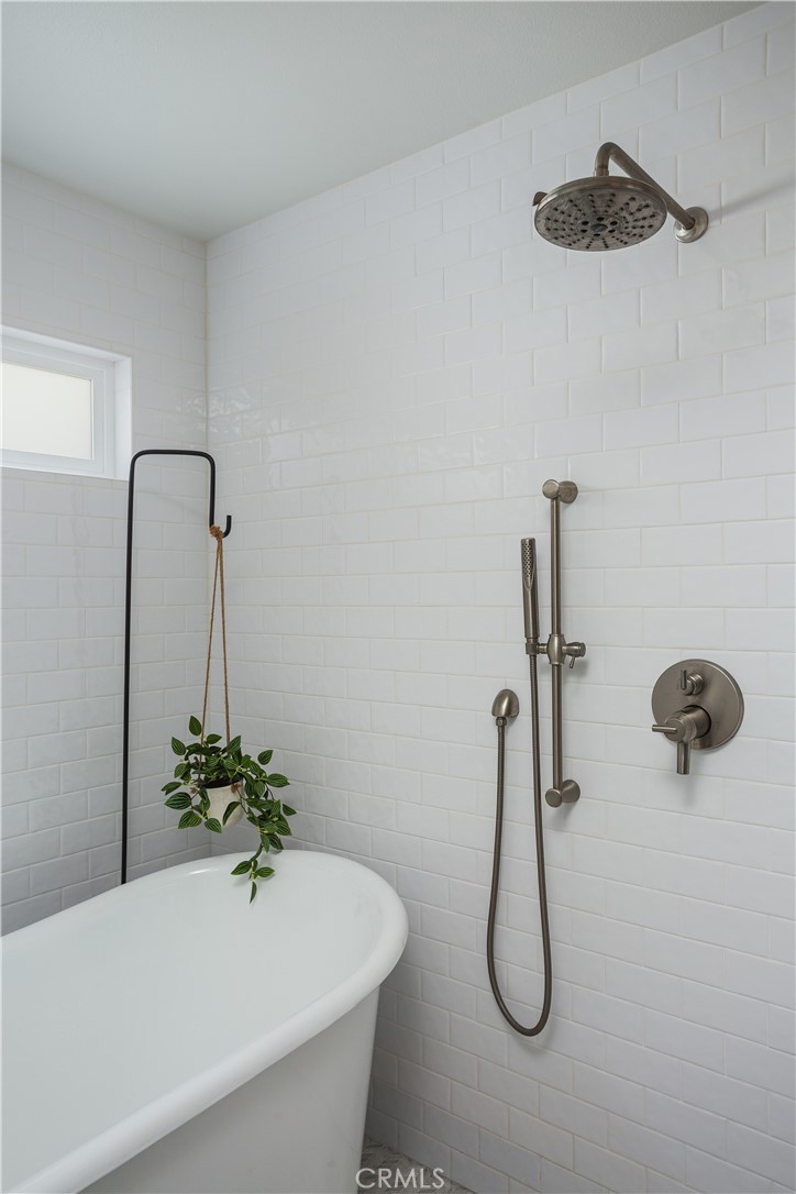 20092 Shorewood Circle