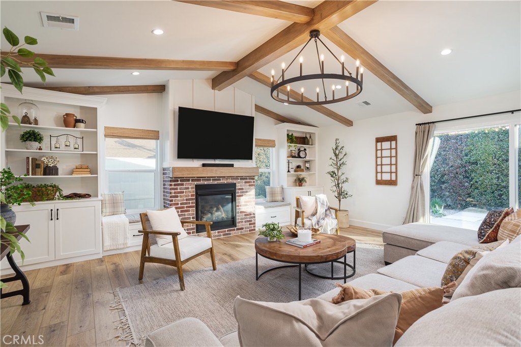 20092 Shorewood Circle