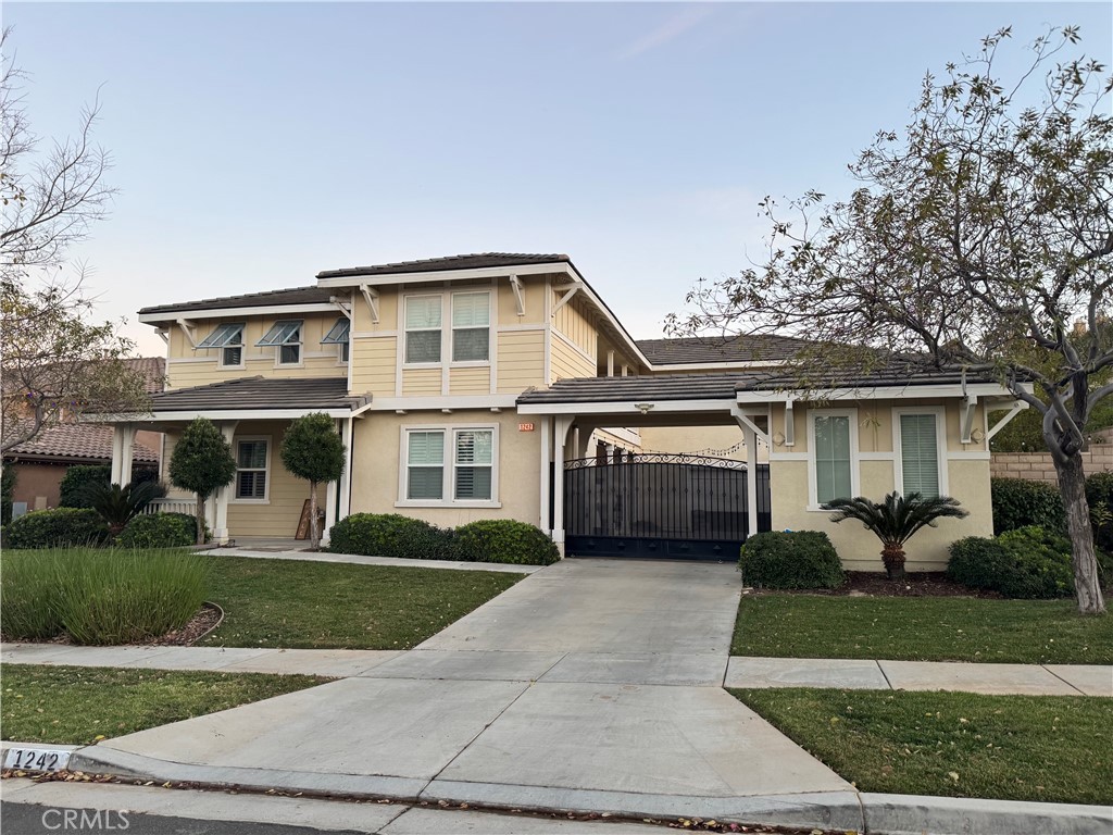 1242 Duxbury Cir