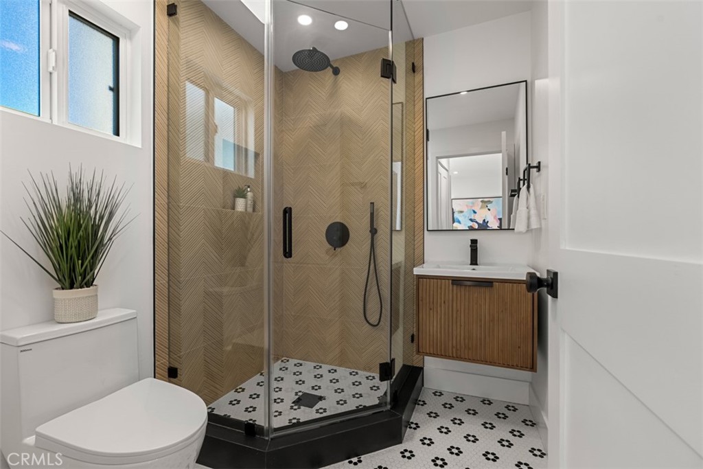 2224 Riverdale Avenue