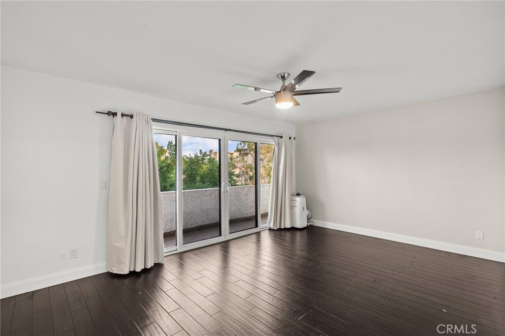 1601 Veteran Avenue 304